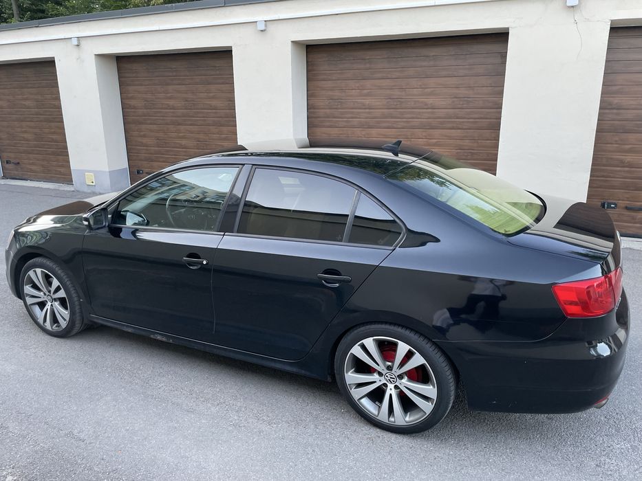 Продам VW JETTA 2011 2.5 газ / бензин