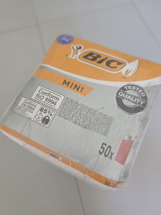 Isqueiros Bic mini