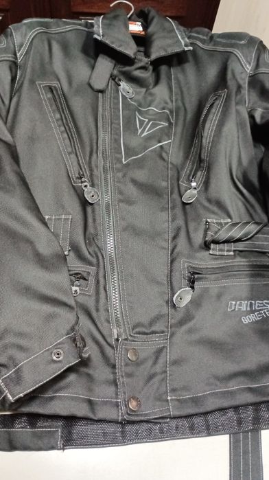 Blusões motard/ em couro ou em cordura impermeável