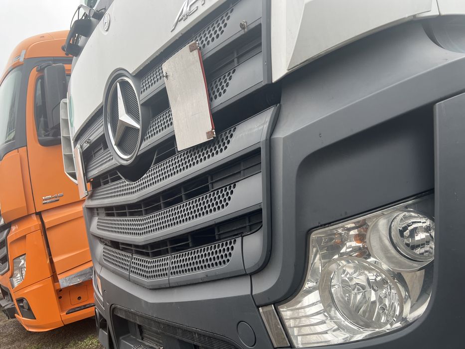 Фара на Daf XF 105 HELA