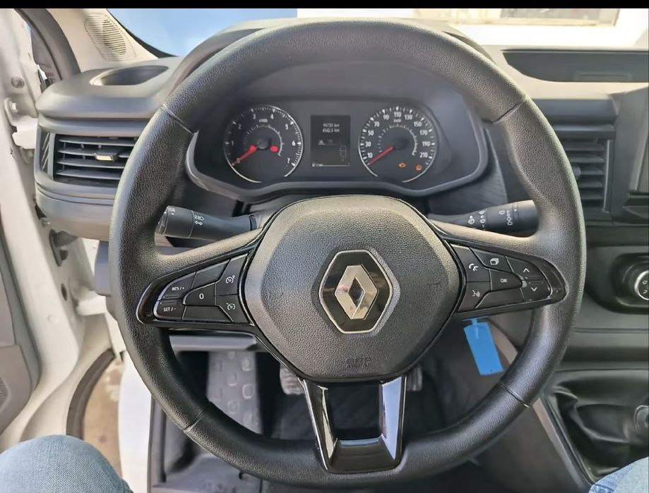 Renault trafic 2021 9 lugares