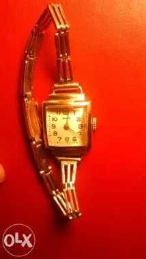 Złoty zegarek Zarja, trudno dostepny na portalach aukcyjnych.