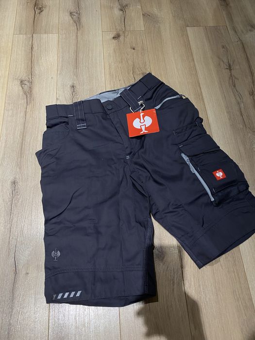 Футболки S/XL та шорти Strauss M