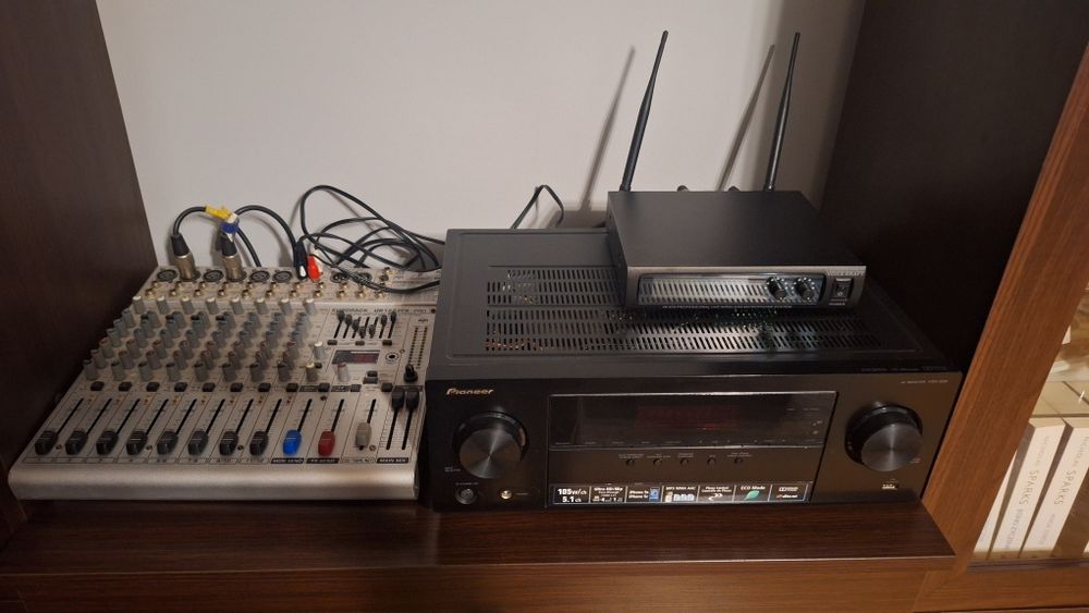 Zestaw sprzętu karaoke