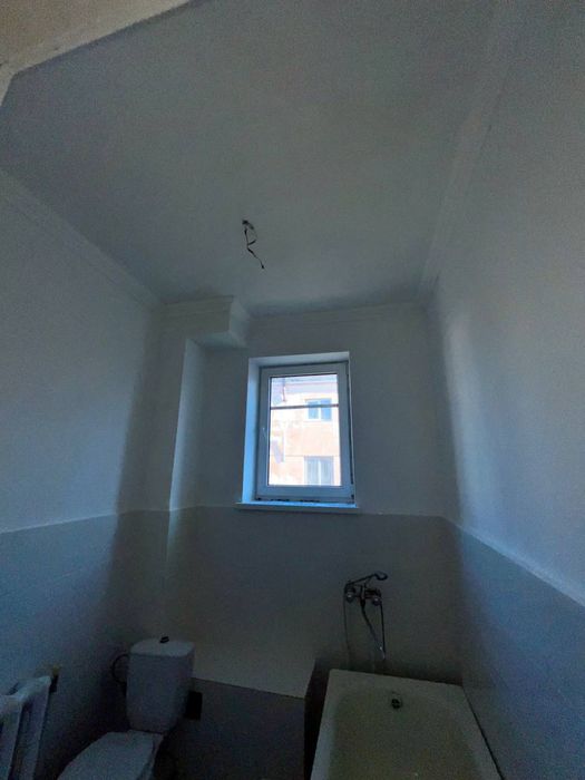 ТЕРМІНОВО 2-кімнатна квартира в напівособняку з земельною ділянкою