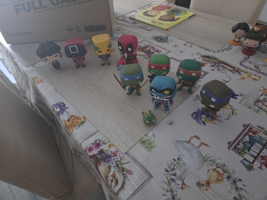 Lote Figuras Colecionáveis - Funko Pop (c/ Caixa) + Coleção F.R.I.E.N.D.S
