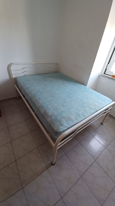 Cama de casal 1,45x1,93