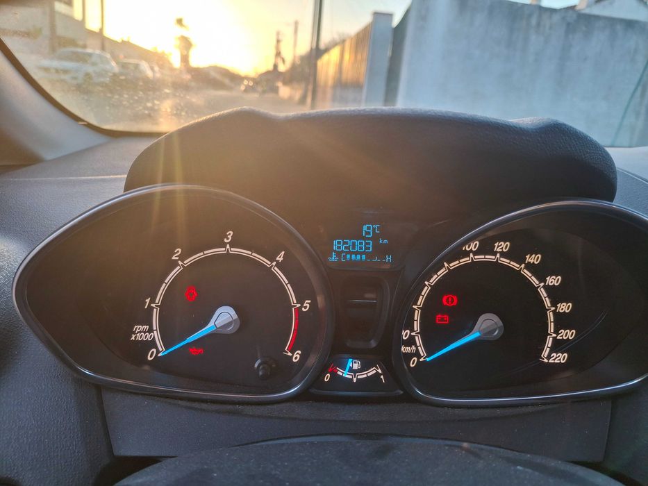 Ford Fiesta 1.5 TDCI Titanium — photo 2