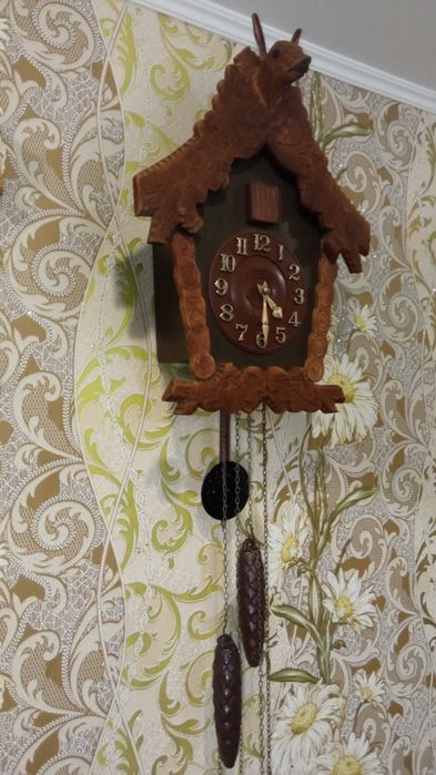 Настенные часы кукушка с оленем ( охотничий стиль ) темные