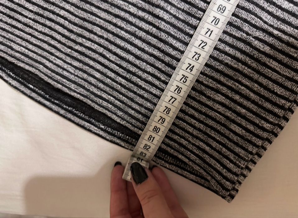 Плаття в полоску, сіре, рукав три четверті