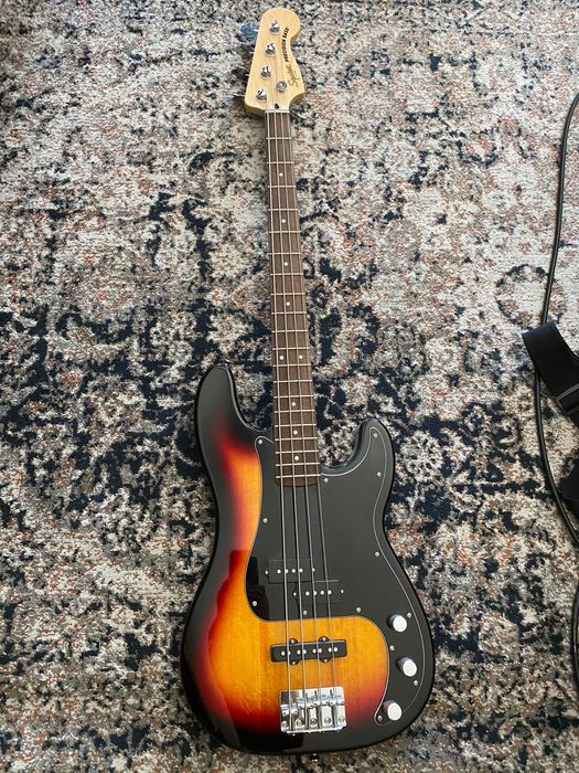 Guitarra baixo precision