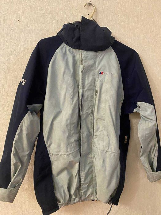 Продаю чоловічу куртку Berghaus