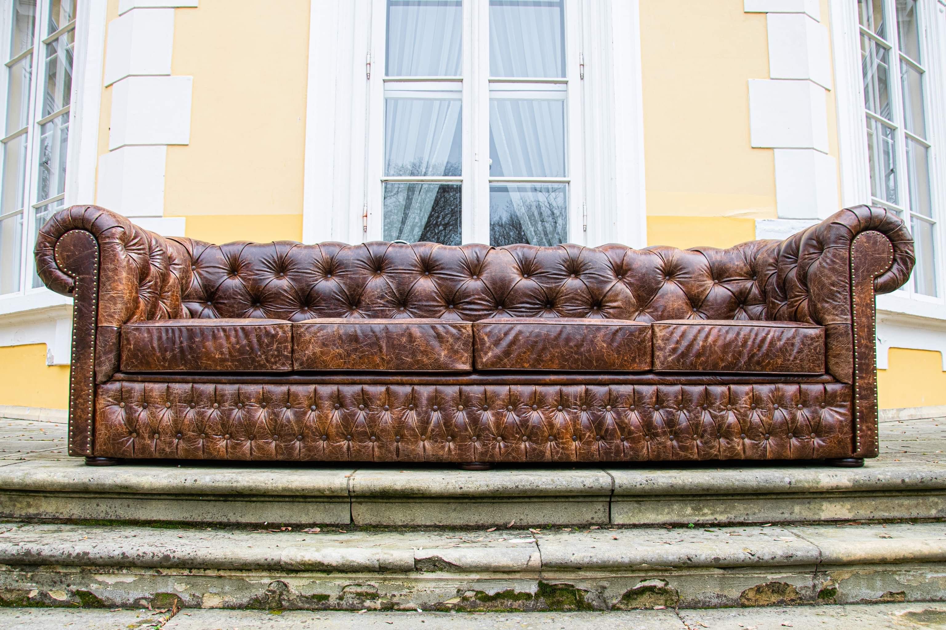 Olx sofa chesterfield discount