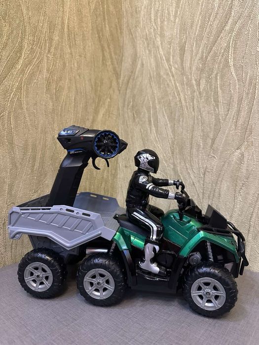 Игрушечный Радиоуправляемый квадратики с фигуркой