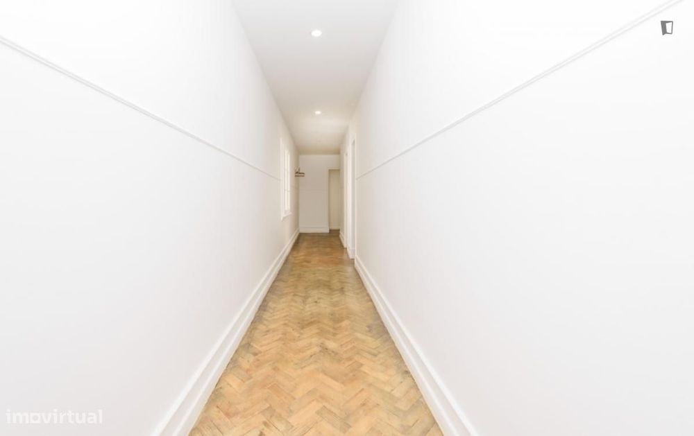 Quarto - localizado em Lapa Lisbon