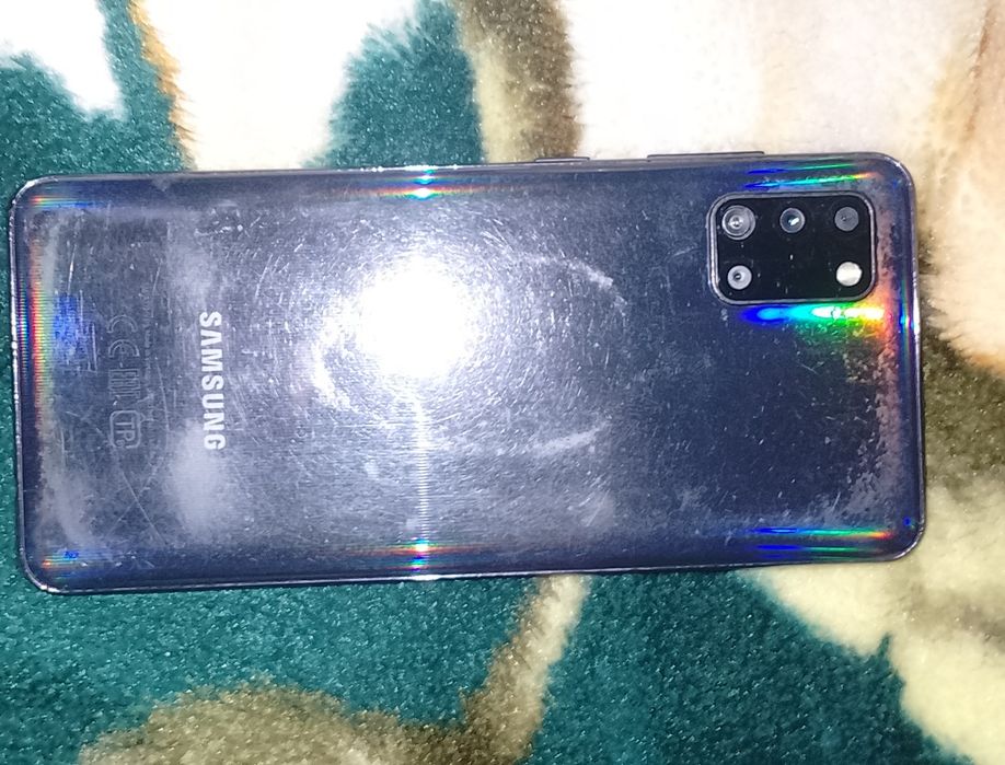 Продам Самсунг  А31 ,нужно менять  екран