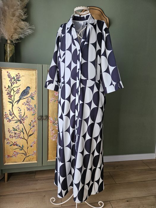 Czarno-biała sukienka damska  L/ XL maxi szmizjerka z wiskozą wzór geo