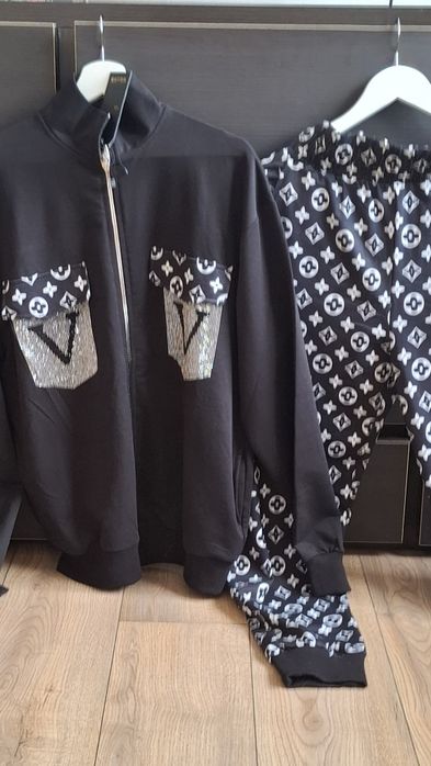 Dres damski  elegancko  sportowy