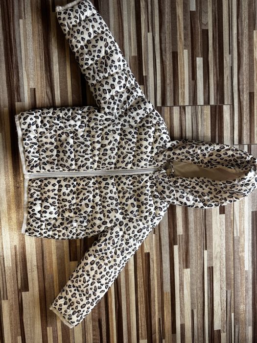 Курточка на дівчинку