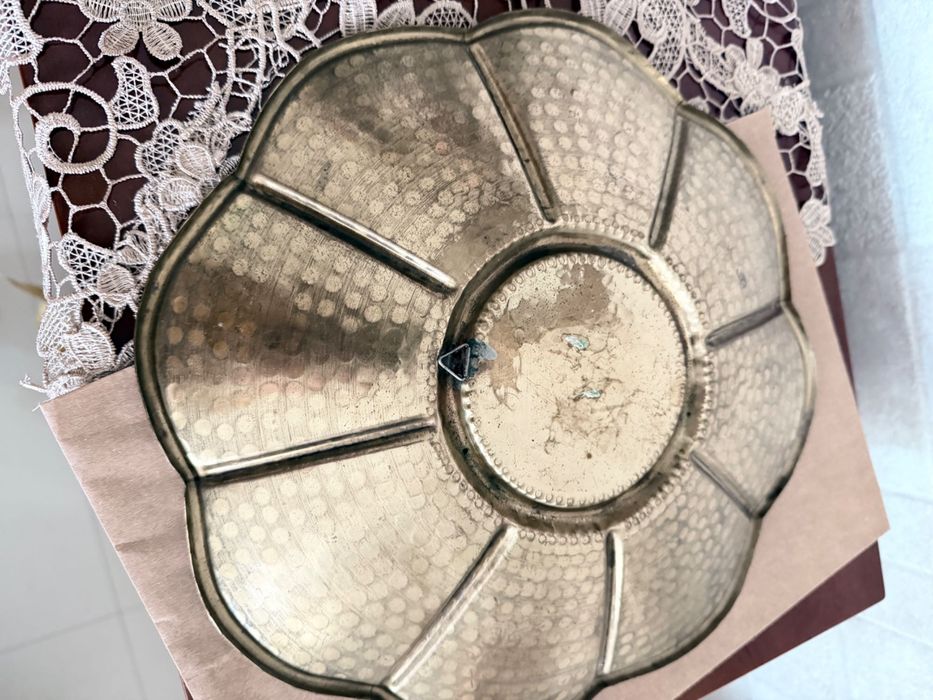 Prato dourado de metal com 30cms437073780912302081