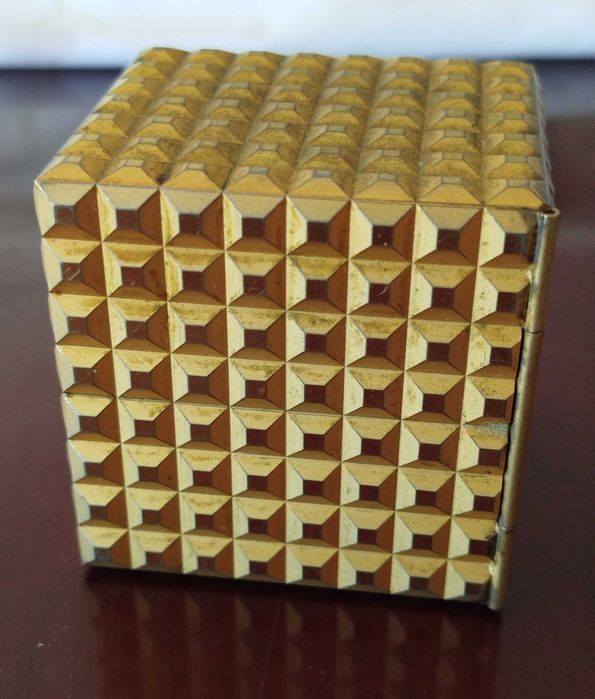 Antigo e Raro Relógio de Mesa "Looping 8 Days"