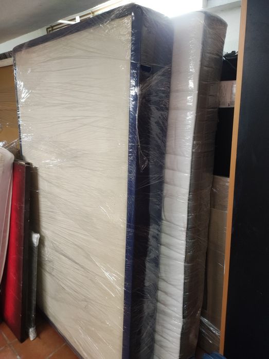 Colchão IKEA com Soummier Queen-size de corpo e meio