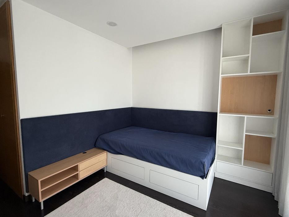 Quarto Completo Cama Colchão Aparador Secretaria Prateleiras