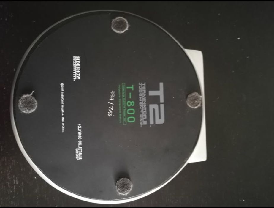 Sideshow  T-800 Premium Format