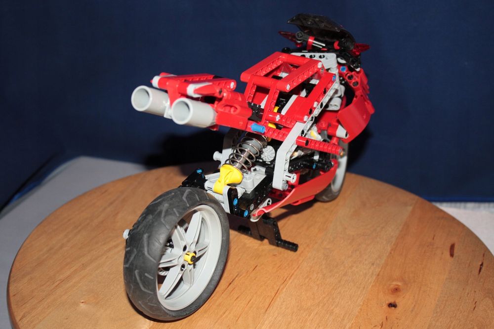 Lego Technic 8420 Uliczny ścigacz