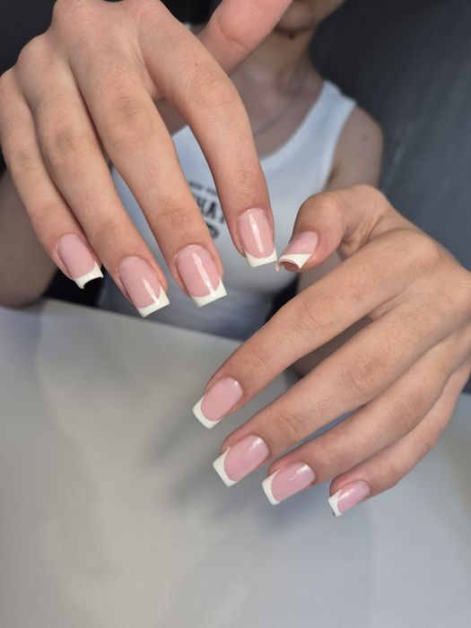 Манікюр 400грн Центр. Ринок