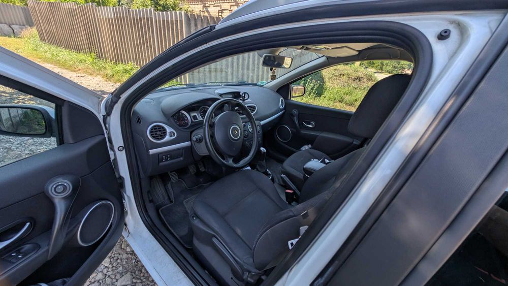 Продам авто Renault Clio універсал 2008р