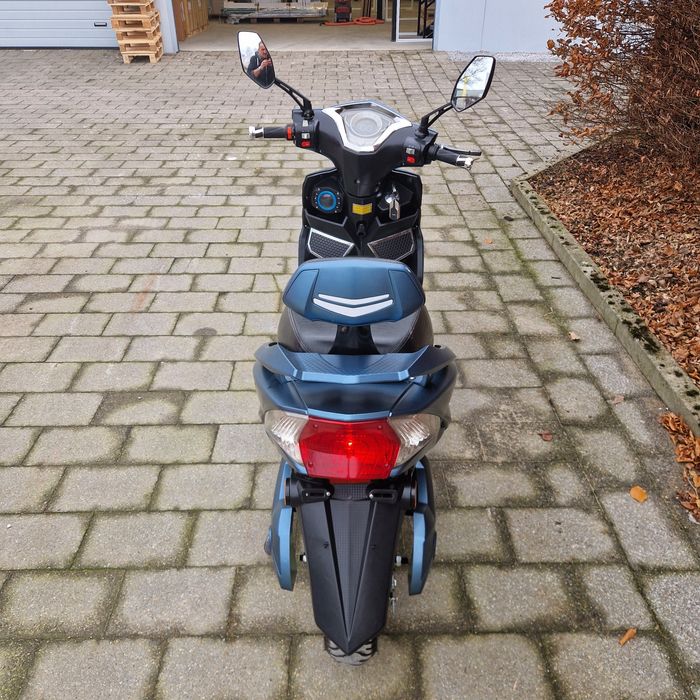 Електроскутер...