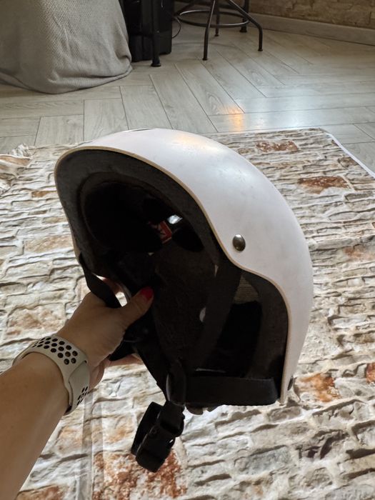 Шолом для роликів