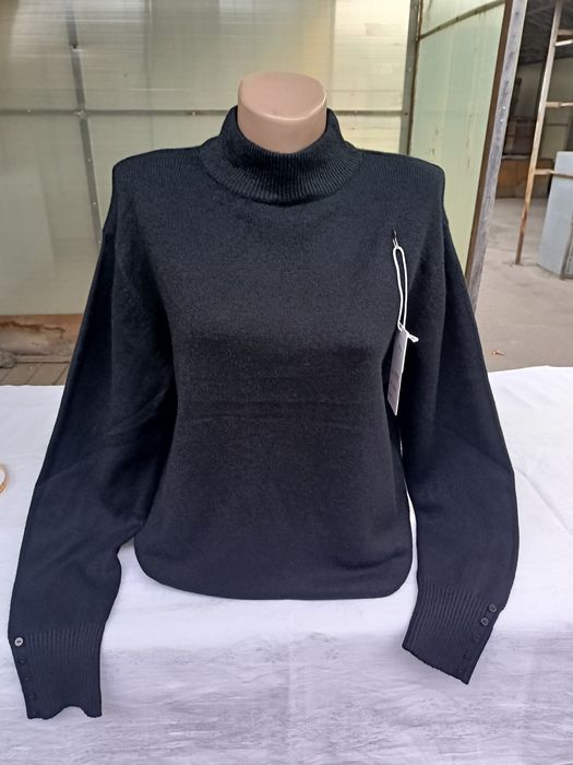 Светр ,  кофта чорна