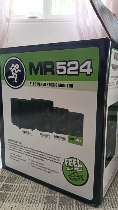 Mackie MR524 Monitor de Estúdio Profissional 50W 5"