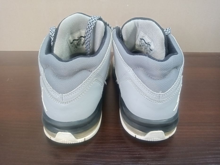 Jordan Flight nr 38.5--24 cm
