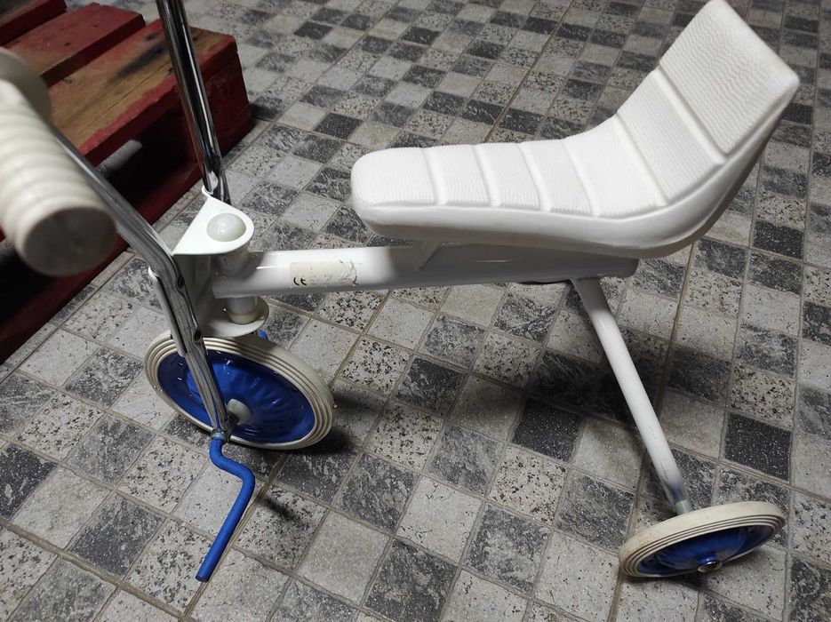 Triciclo Sá e Portela ,ótimo estado original.