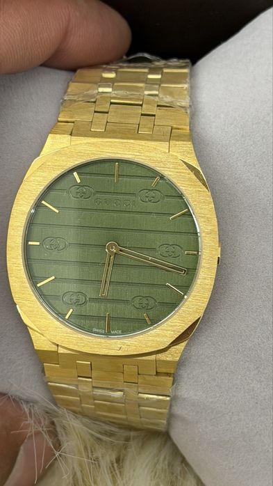 Gucci Zegarek 25H