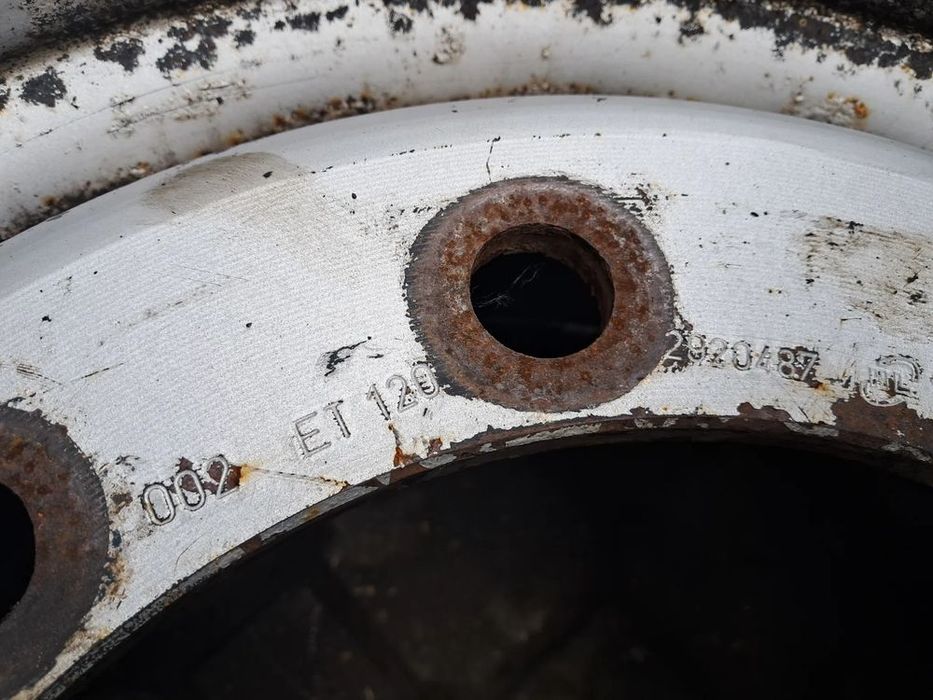 felga stalowa 11.75 x 22.5 et120
