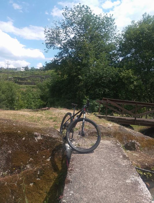 Bicicleta  roda 29  em carbono