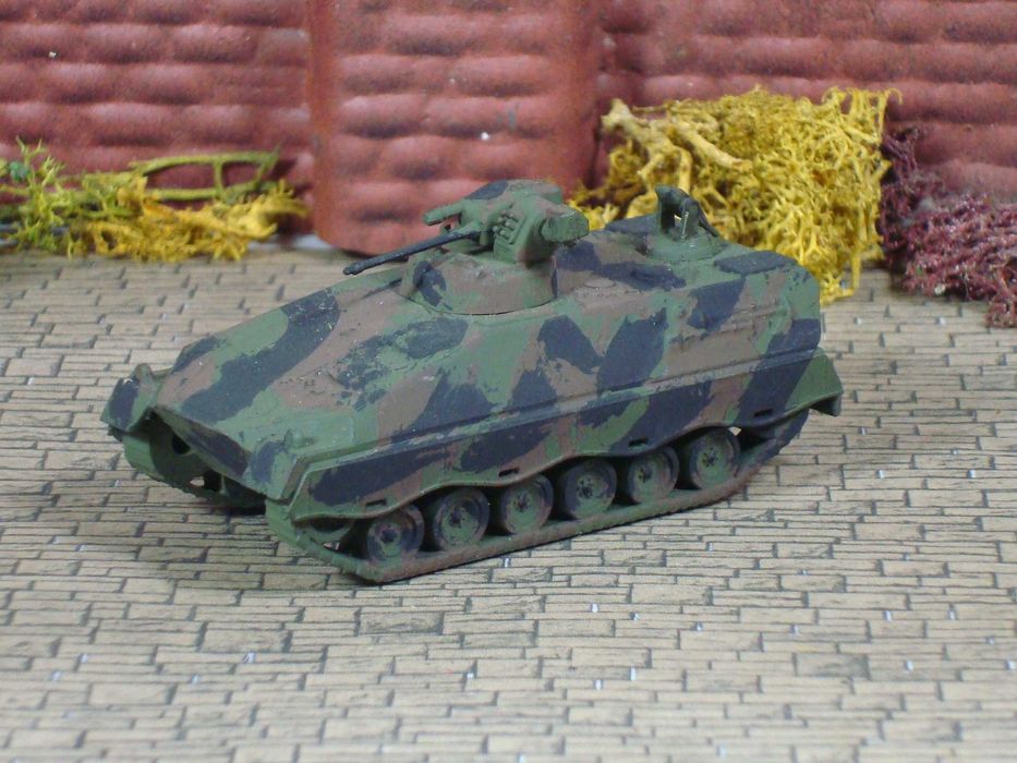 Roco Minitanks - Tanque camuflado exercito US "Marder" / 1:87 / Usado