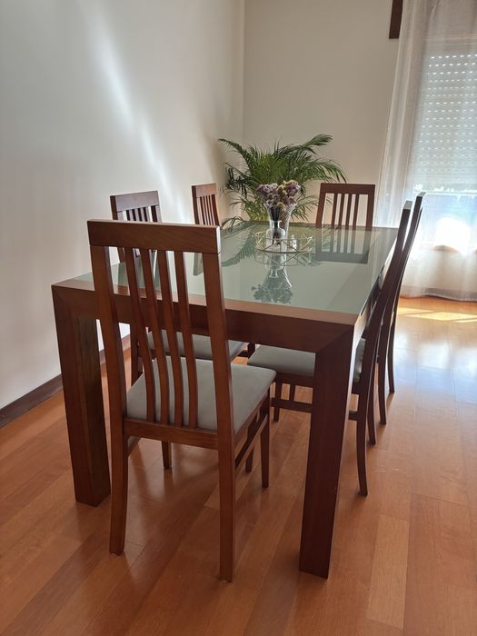 Mesa sala e 6 cadeiras