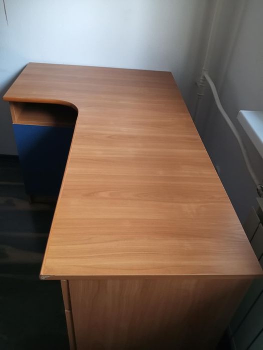 biurko narożne 
Stan: dobry