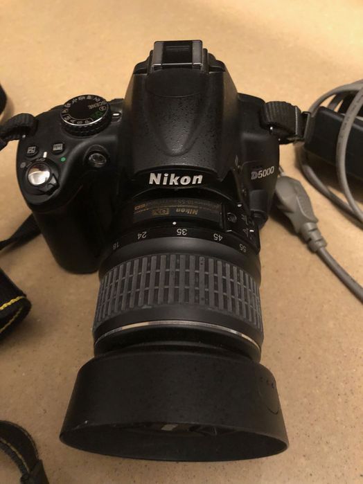 Vendo Nikon D 5000 em estado novo
