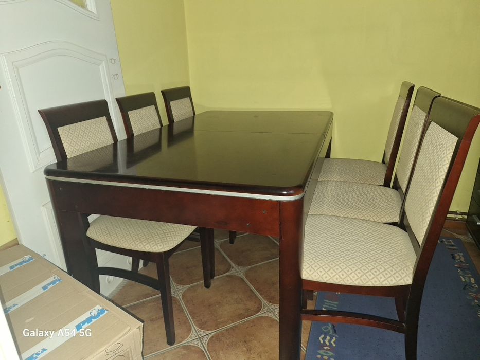 Stół do salonu Mebin plus 6 krzeseł