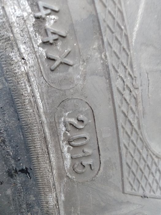 Opony zimowe 18 2szt +16 /215