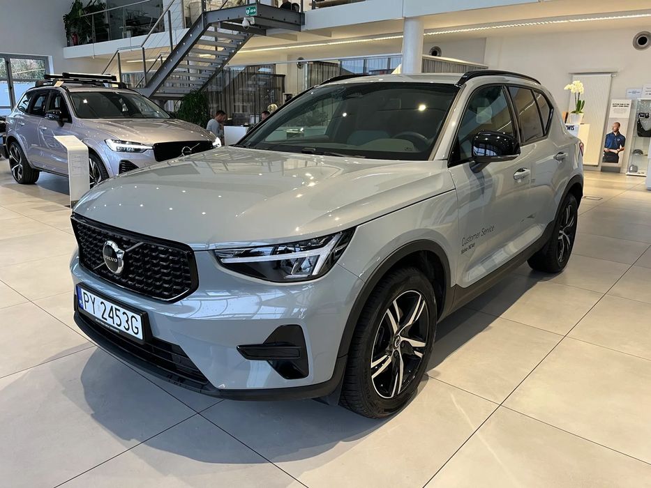 Volvo XC 40 B3 163KM Plus Dark Samochód demonstracyjny Odbiór luty!