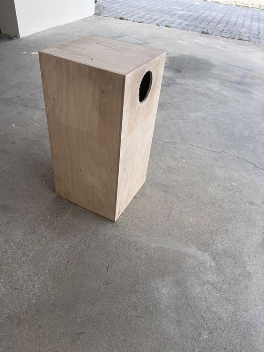 Ninho/gaiola para ave de médio porte