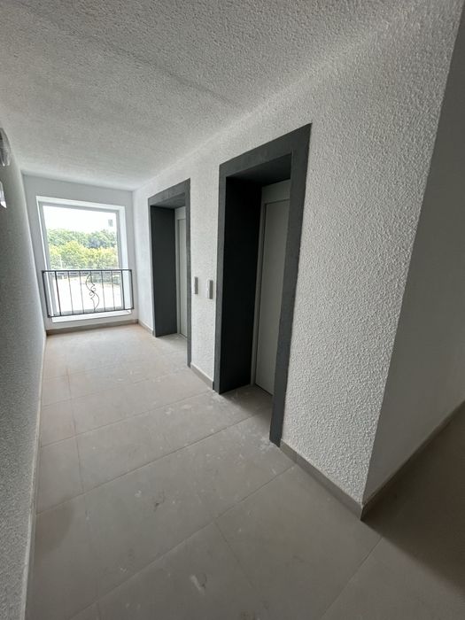 Продаж 3-ри кімнатна Весняна 9, Половки