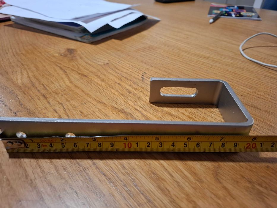 Uchwyt PV hakowy do dachówki, papy, gontu. 230x30x4 mm. 11 sztuk